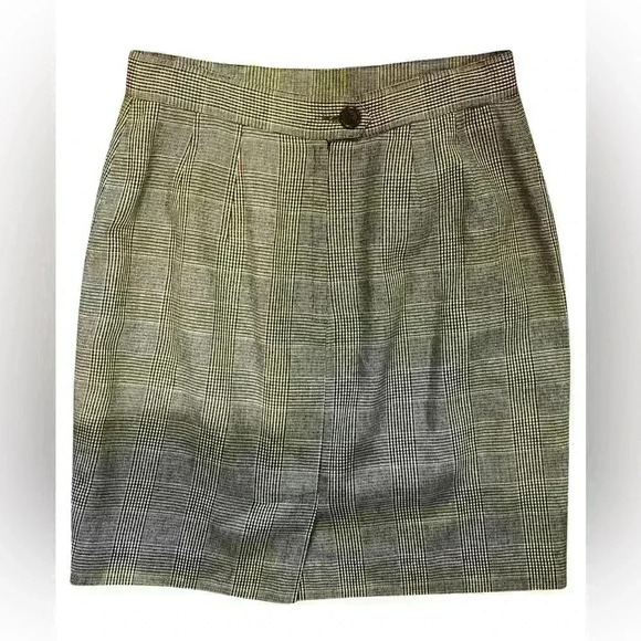 Vintage Banana Republic Size Ten Plaid Skirt with zipper and button Size 10 - Picture 3 of 6